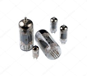 Equipamentos de rádio vintage em exposição